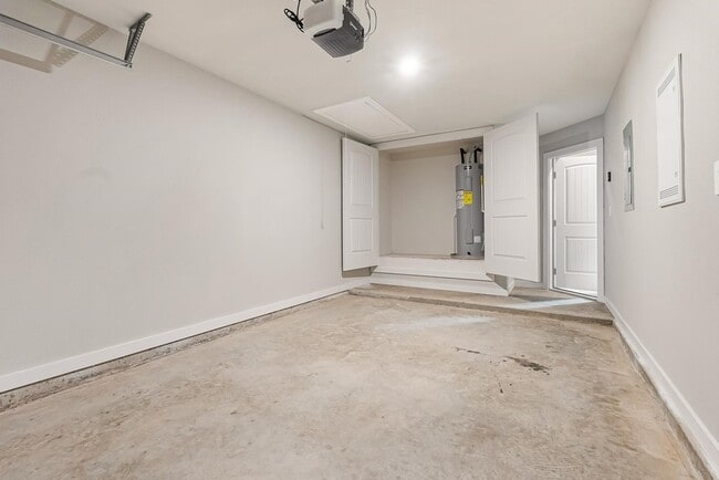 Building Photo - 2633 Baron Ave