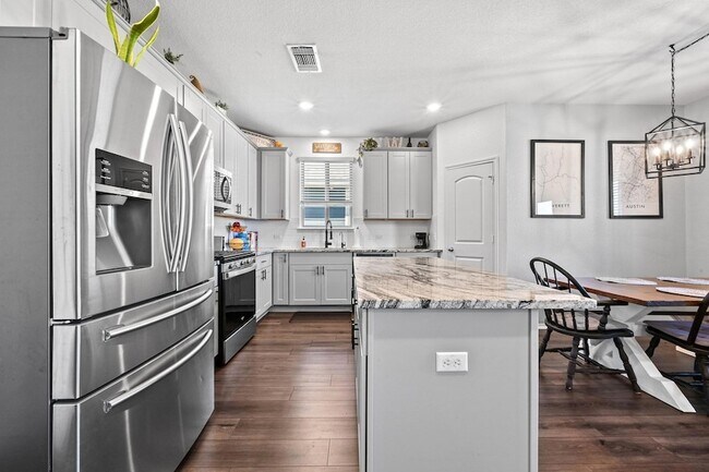 Building Photo - 317 Black Alder St