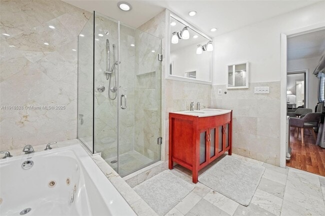 Building Photo - 1211 Algeria Ave