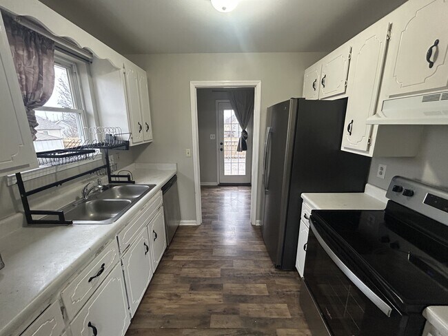 Building Photo - 1302 Sharptail Trail