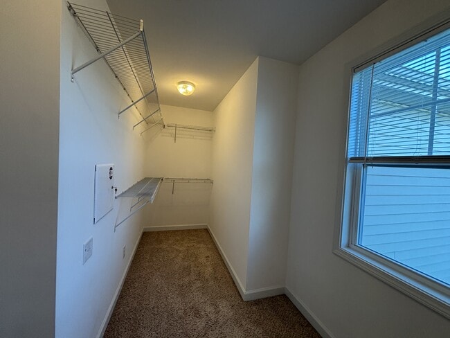 Building Photo - 5407 Nessee St