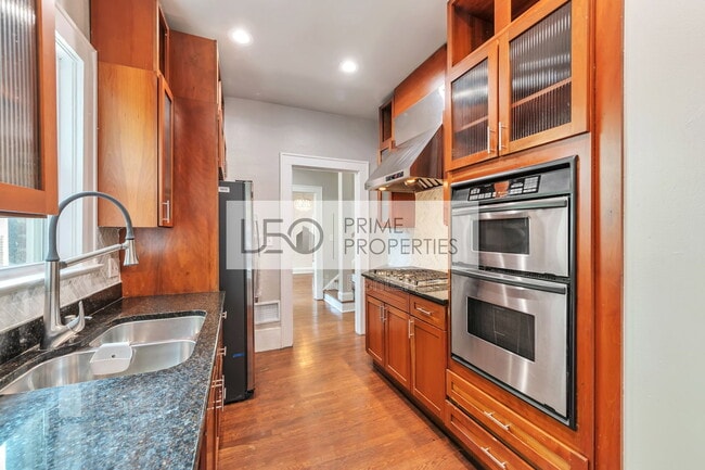 Building Photo - 1745 Sylvan Rd SW