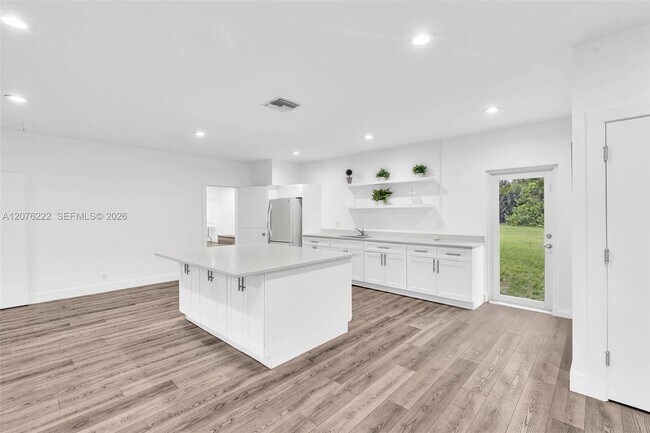 Building Photo - 101 SW 75th Ave