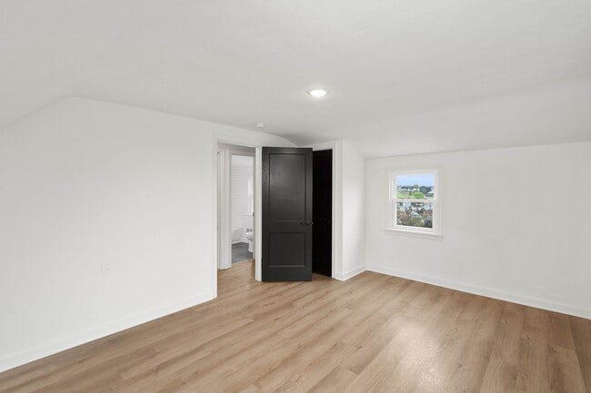 Building Photo - AVAILABLE MAY 1st!! FULLY UPDATED 3 BEDROOM IN WEST MIFFLIN!!