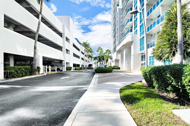 Building Photo - 1945 S Ocean Dr