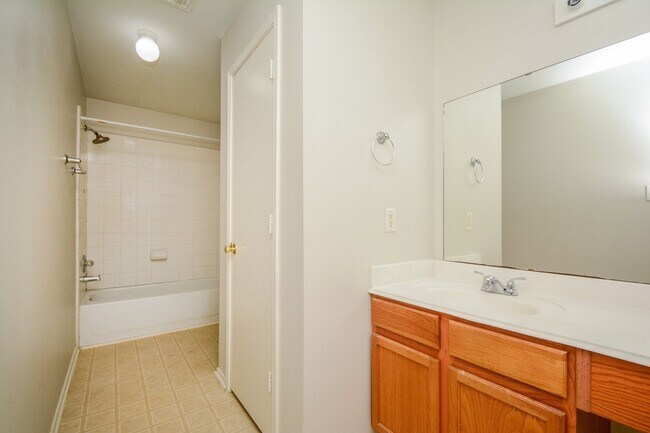 Building Photo - 6835 Lower Arrow Dr