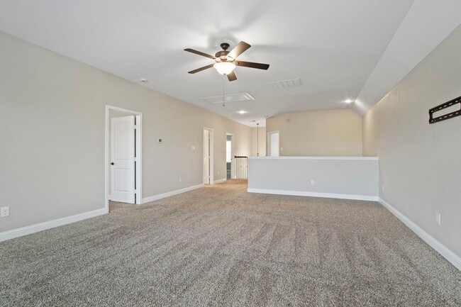 Building Photo - 20102 Three Chutes Ln