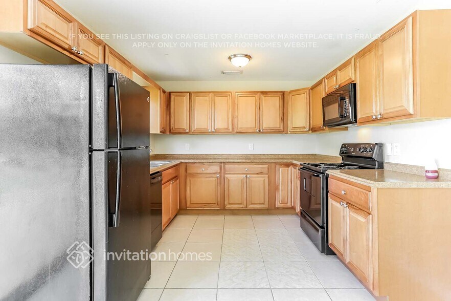 Building Photo - 5807 Mango Rd