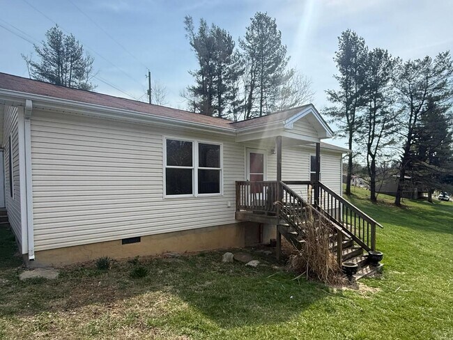 Building Photo - 2156 Yellow Sulphur Rd