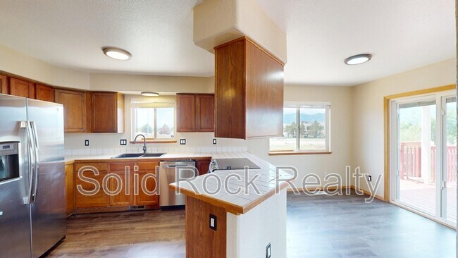 Building Photo - 4770 Beechvale Dr