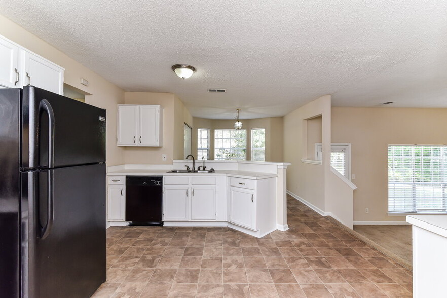 Building Photo - 3075 Countryside Ln SW