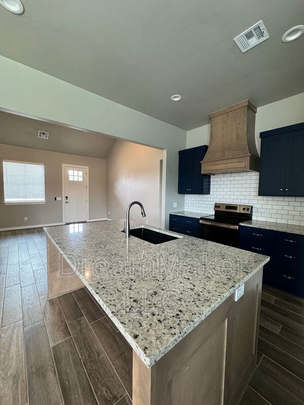 Building Photo - 5328 Red Maple Ave