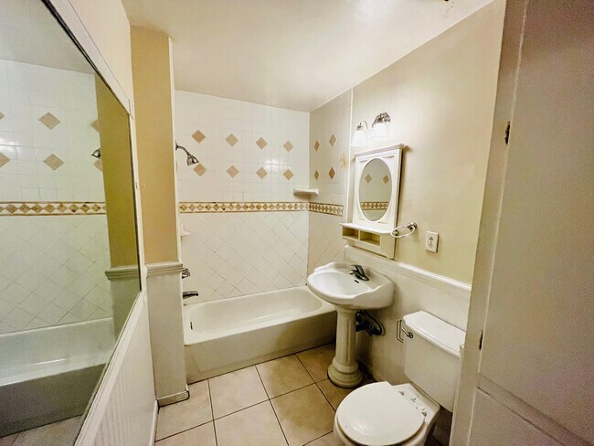 Building Photo - 43360 7th St E