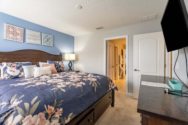 Building Photo - 1956 Wedge Dr