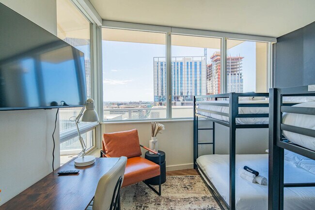 Building Photo - 44 W Monroe St