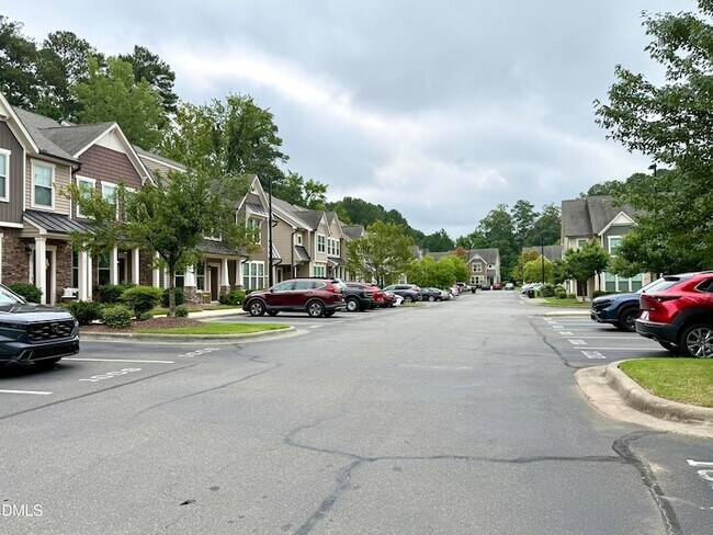 Building Photo - 1008 Midtowne Way