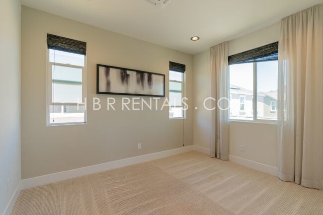 Building Photo - Welcome to your new casita in Tracy, CA! +...