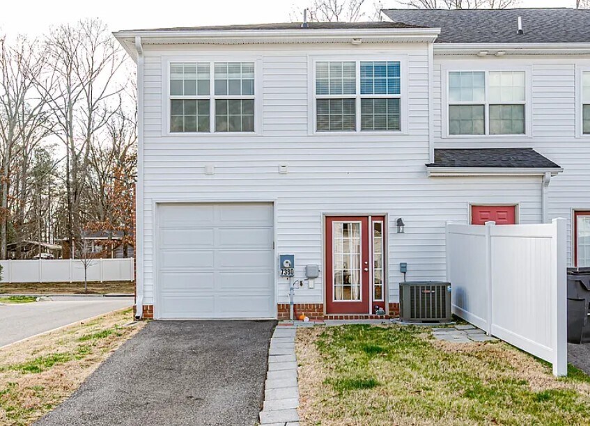 Building Photo - 7380 Pebble Lake Dr