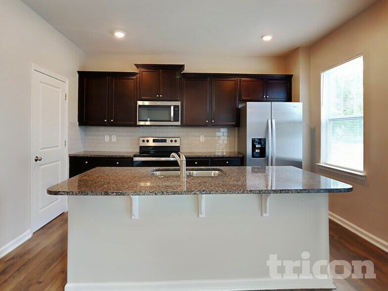 Building Photo - 126 Calderdale Ln