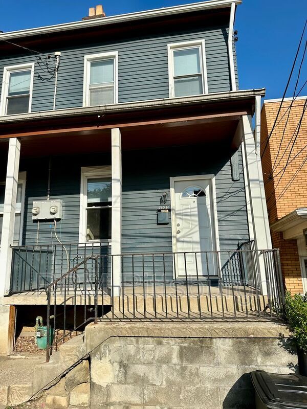 Primary Photo - 826 Walbridge St