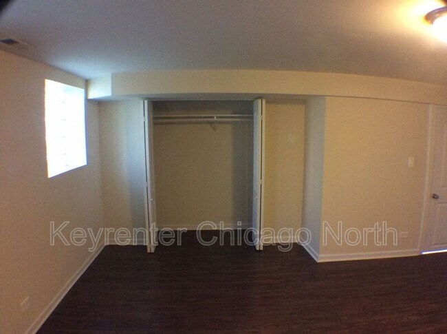 Building Photo - 6052 N Mozart St