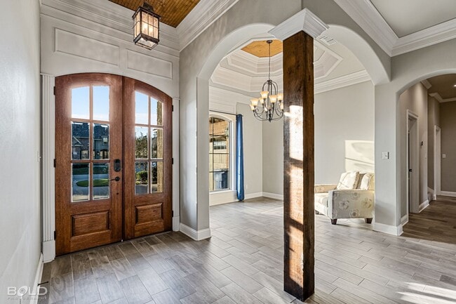 Building Photo - Beautiful 3 Bed 2 Bath Home Right Off of S...