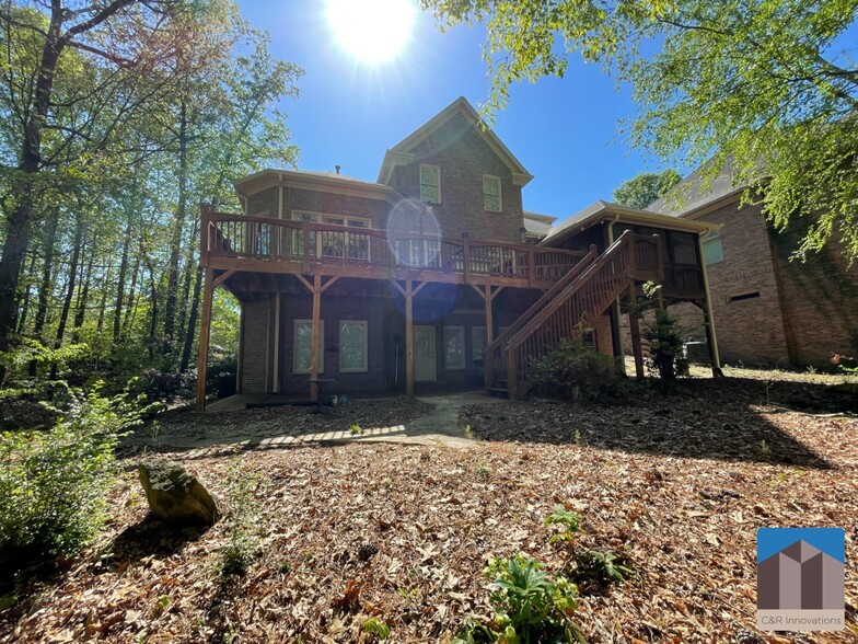 Building Photo - 1377 Greencrest Ct