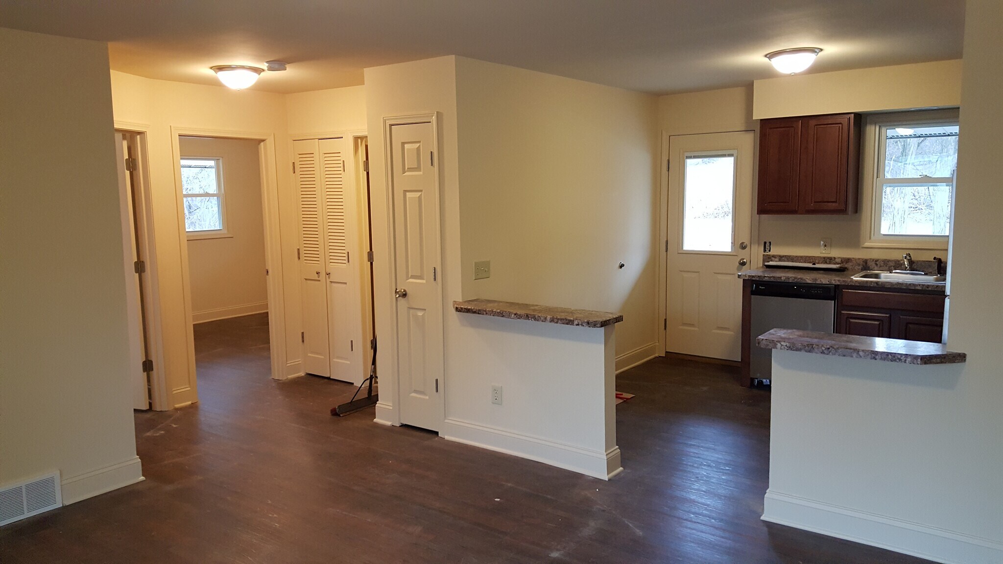 Building Photo - 97 Sherman St