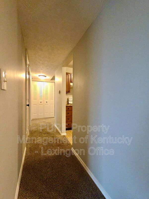 Building Photo - 348 Redding Rd