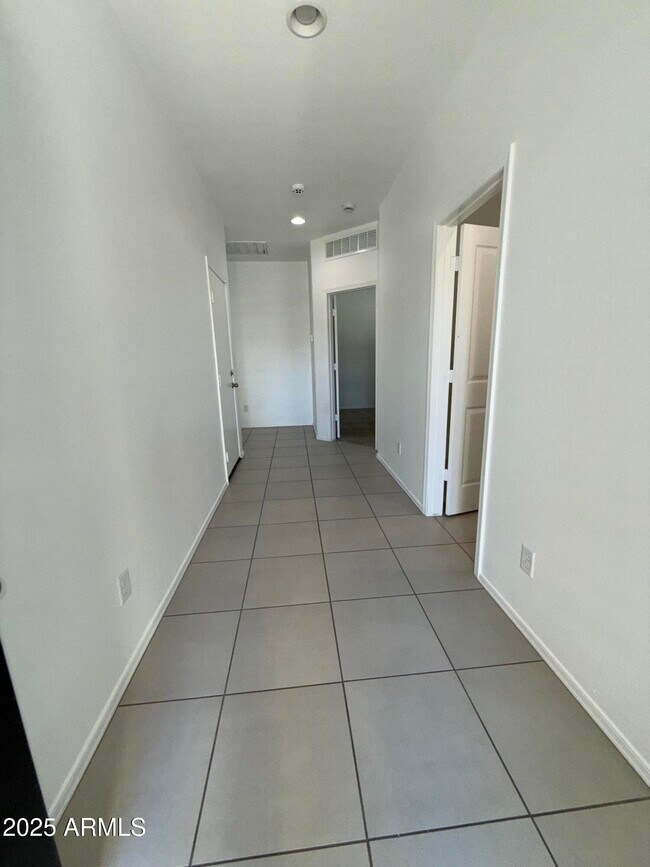 Building Photo - 4620 S 104th Gln