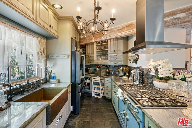 Building Photo - 2851 Seabreeze Dr