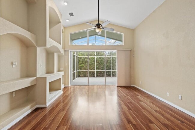 Building Photo - 27211 Fern Glade Ct