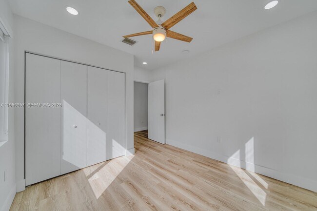 Building Photo - 4345 SW 5th Terrace