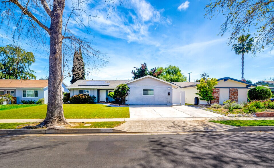 Building Photo - 23720 Archwood St
