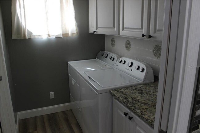 Building Photo - 8110 Cardena Ln