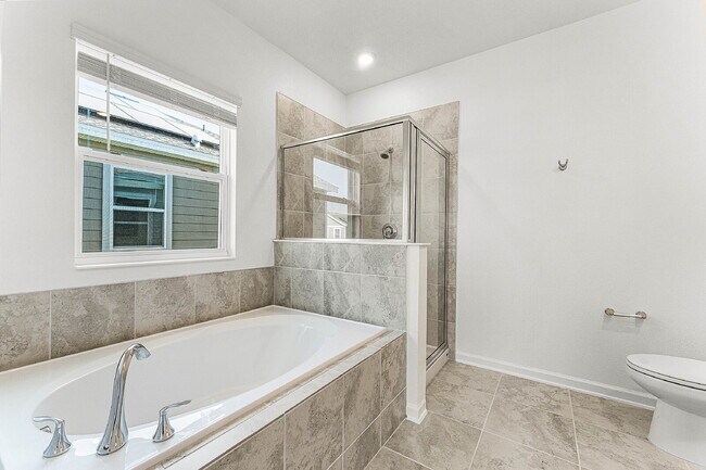 Building Photo - Available on July 10! Solar panel Spacious 3 bedroom house with all appliances included.
