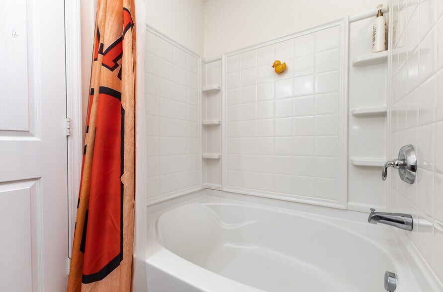 Building Photo - 9702 Pond Vista Ct