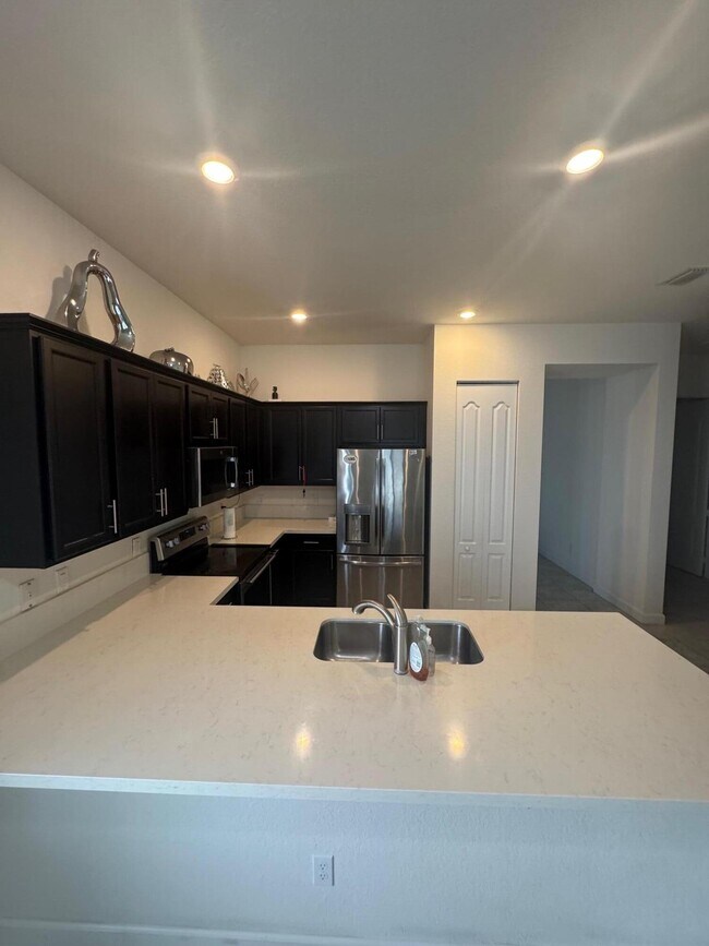 Building Photo - 4474 Buena Tara Dr