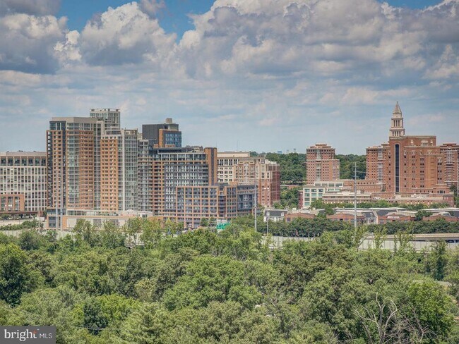 Building Photo - 2059 Huntington Ave