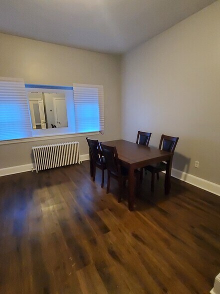 Building Photo - 177 W Parmenter St