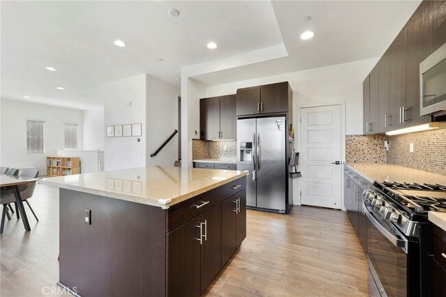 Building Photo - 711 Brooklyn Dr
