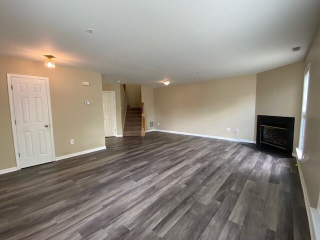 Building Photo - 2109 Bristol Dr