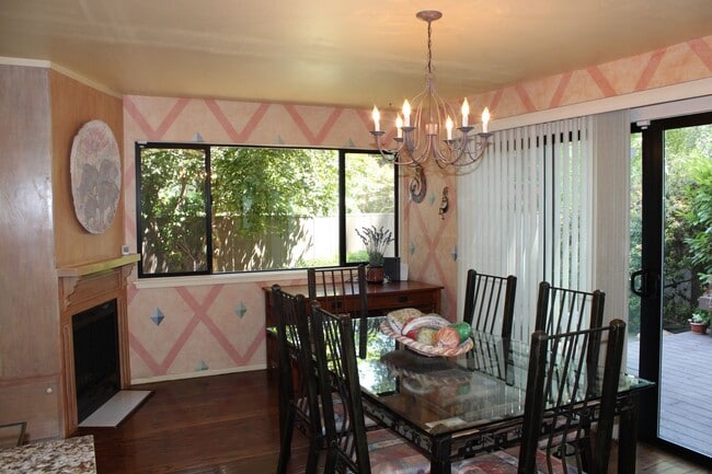 Building Photo - 400 Hartnell Pl