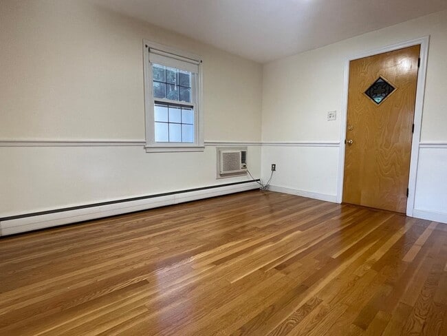 Primary Photo - 84 Langley Rd