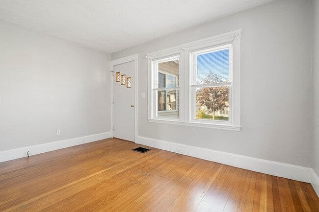 Building Photo - 82 Cliff St