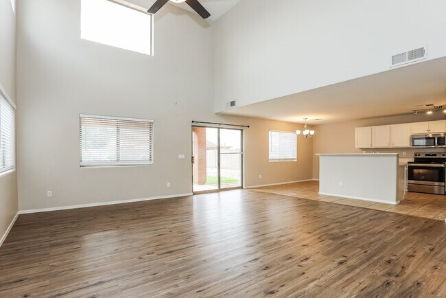 Building Photo - 41386 N Cambria Dr