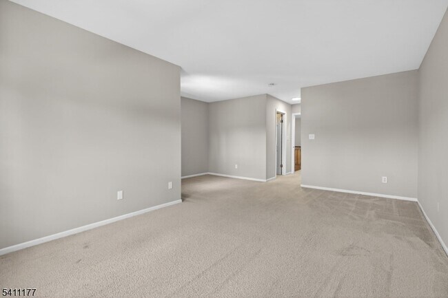 Building Photo - 140 Kingston Ct