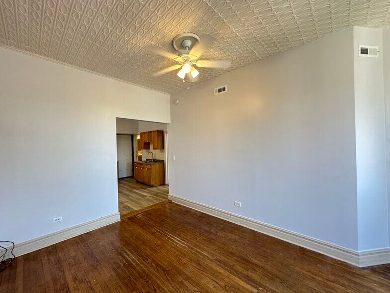 Building Photo - 2347 W 24th Pl