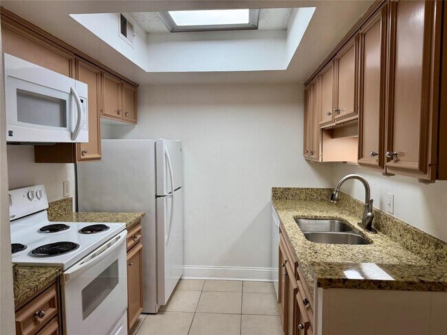 Building Photo - 2300 Nacogdoches Rd