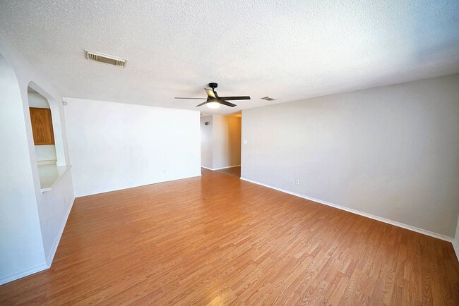 Building Photo - Charming 3-Bedroom Home in Ashley Place - ...